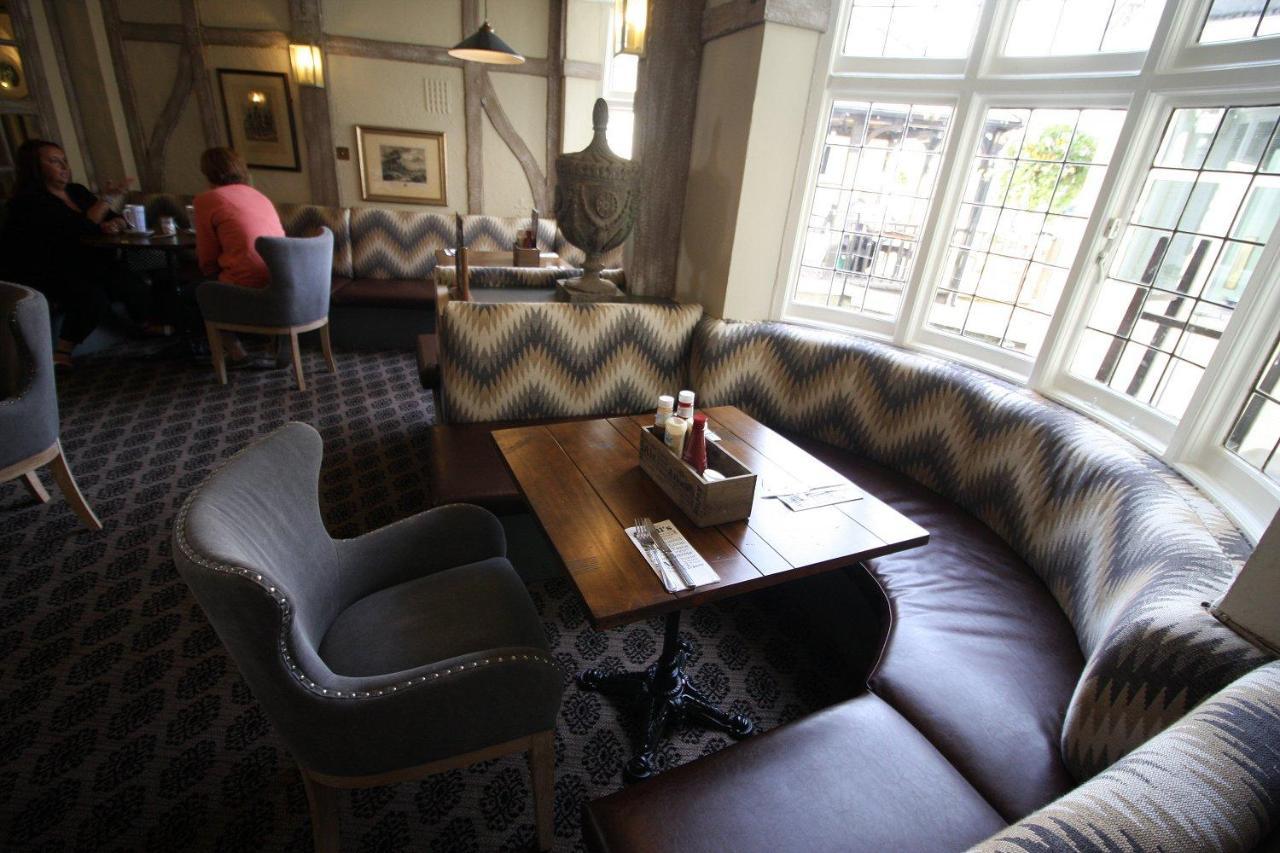 ホテル The White Hart Whitchurch エクステリア 写真